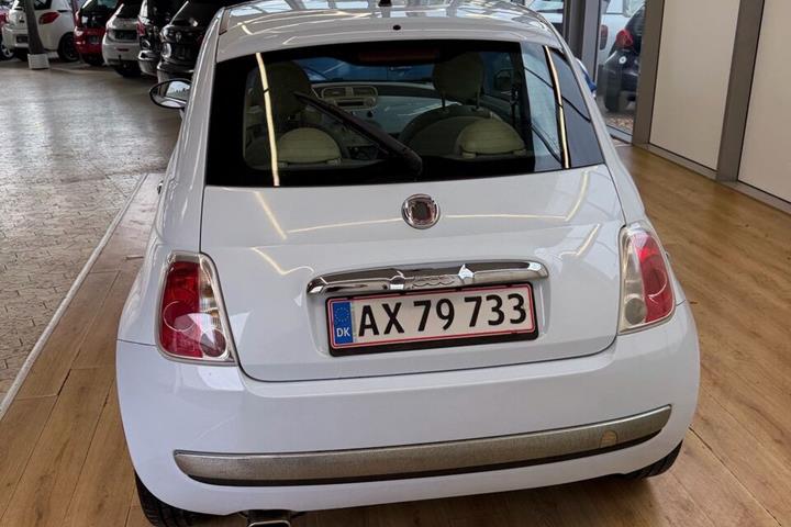Blå Fiat 500 fra 2008