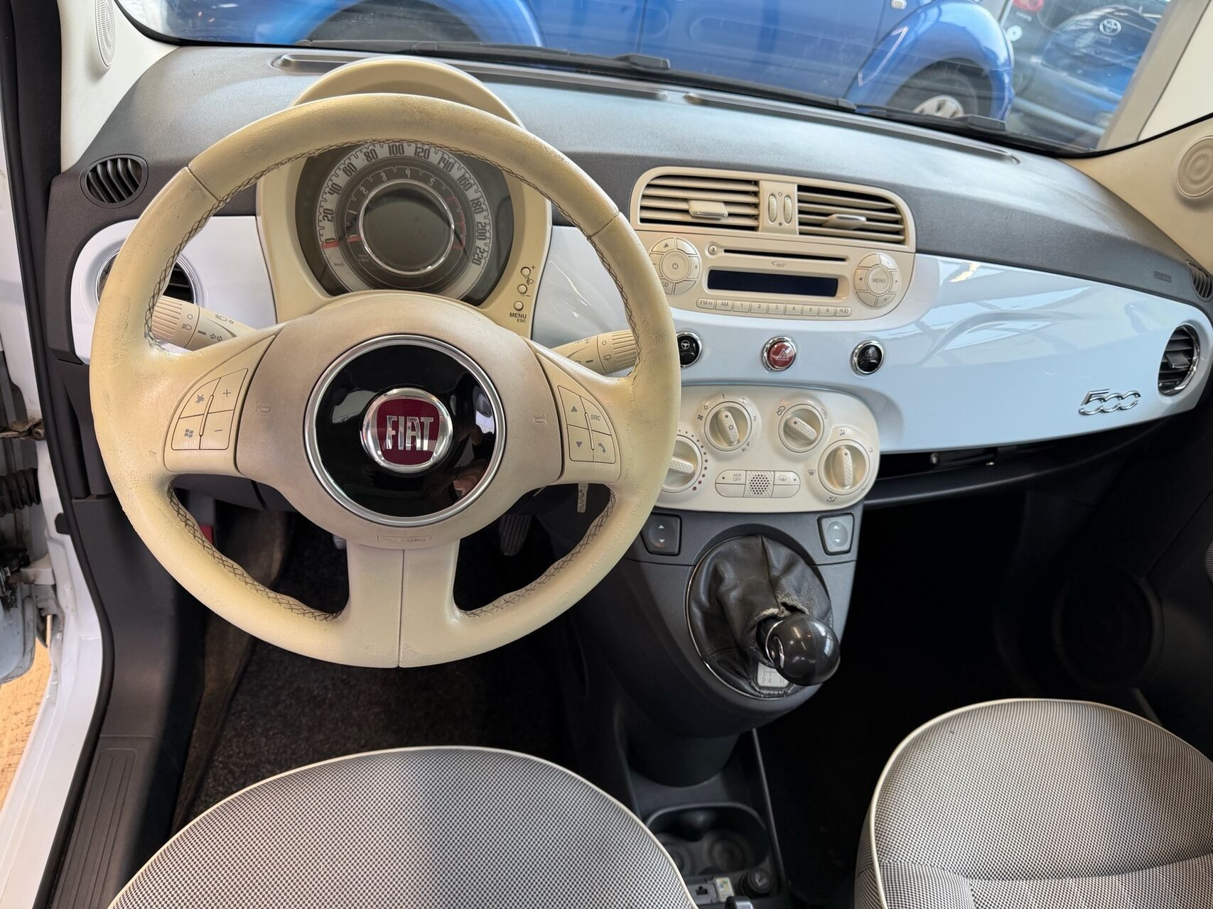 Blå Fiat 500 fra 2008