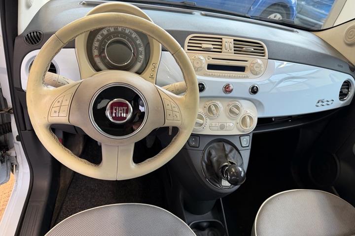 Blå Fiat 500 fra 2008
