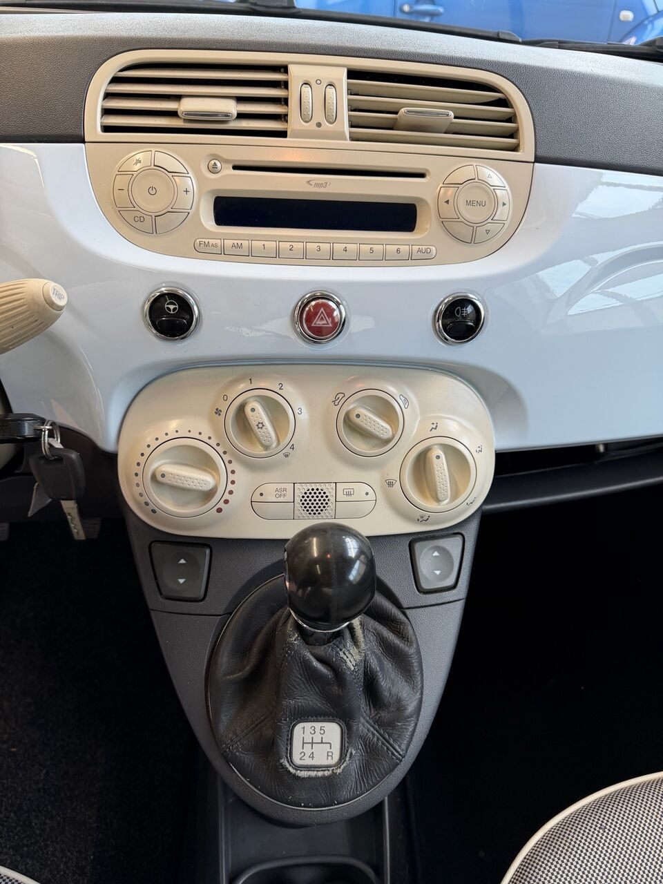 Blå Fiat 500 fra 2008