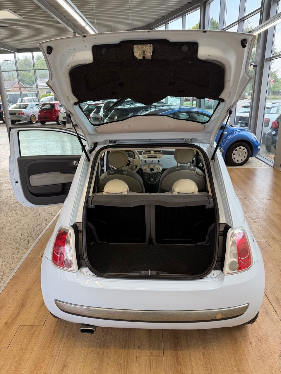 Blå Fiat 500 fra 2008
