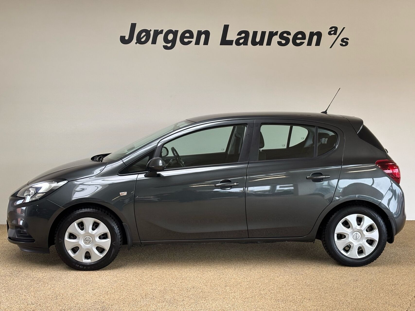 Sort Opel Corsa fra 2017