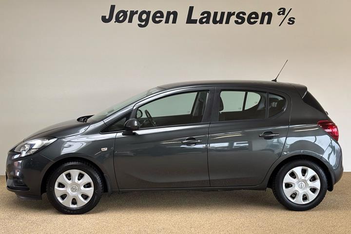 Sort Opel Corsa fra 2017