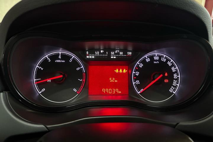 Sort Opel Corsa fra 2017