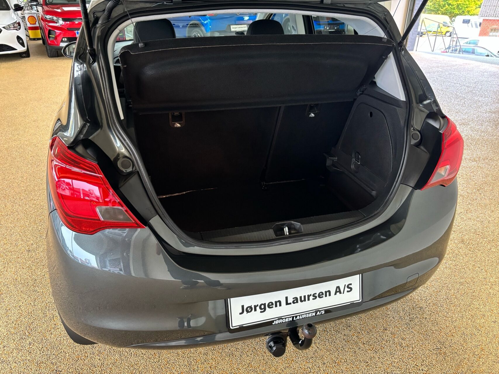Sort Opel Corsa fra 2017