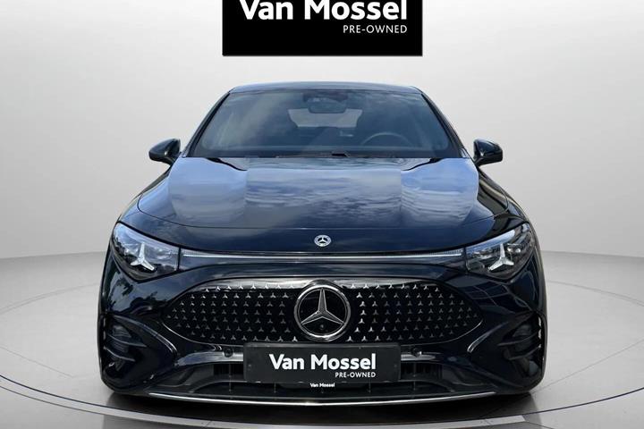 Sort Mercedes CLA250+ fra 2025