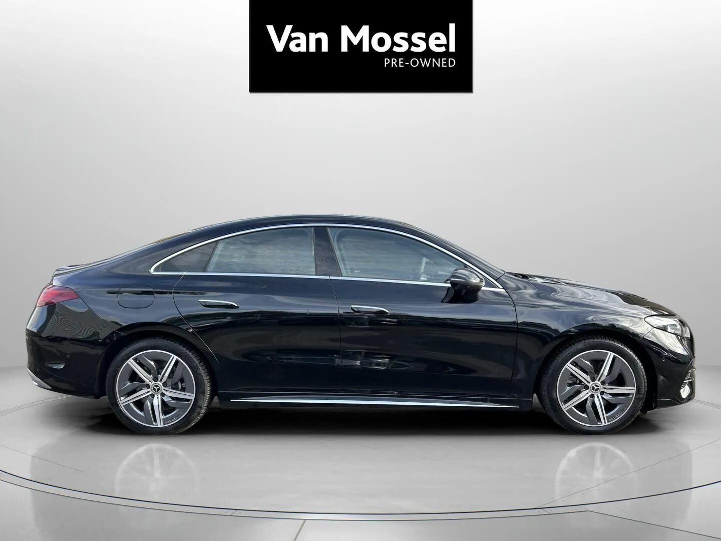 Sort Mercedes CLA250+ fra 2025