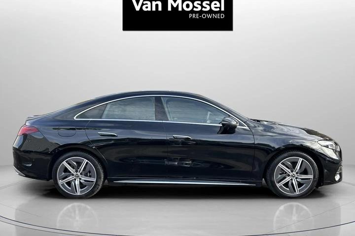 Sort Mercedes CLA250+ fra 2025
