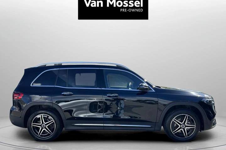Sort Mercedes EQB250+ fra 2025