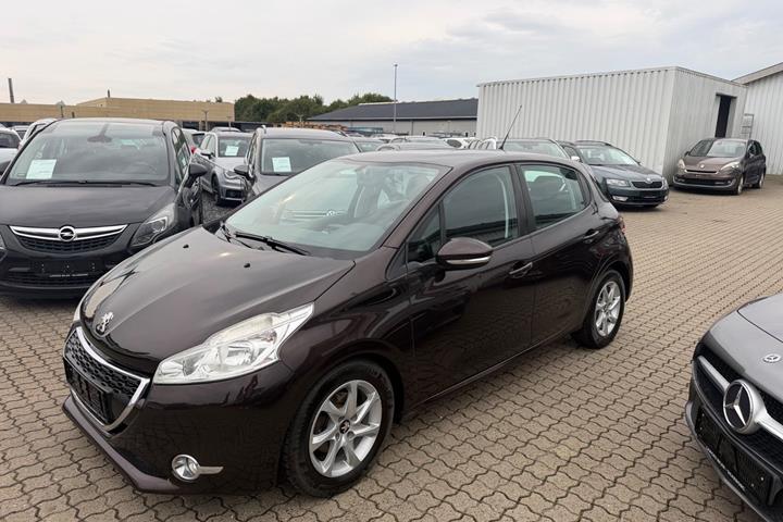 Brun Peugeot 208 fra 2012
