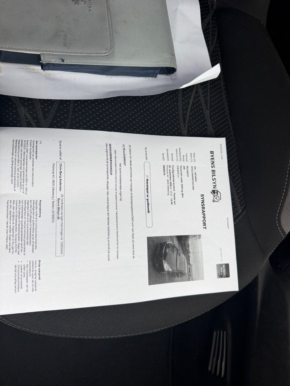 Brun Peugeot 208 fra 2012