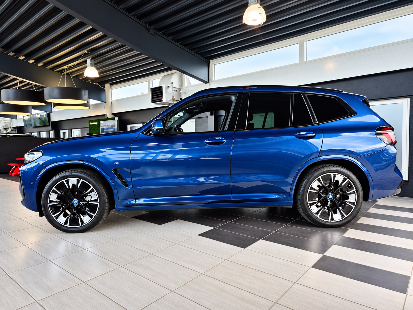 Blå BMW iX3 fra 2022