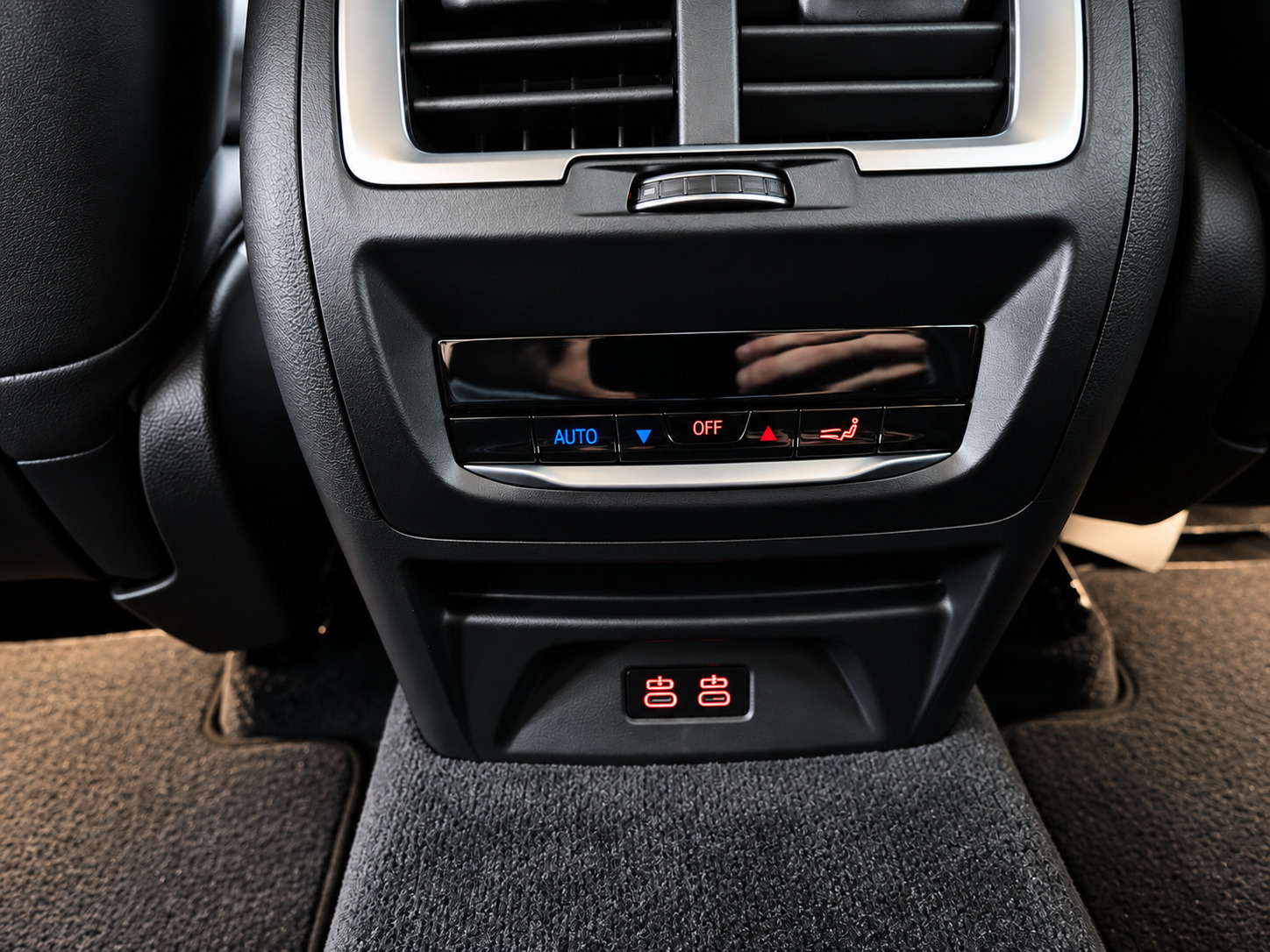 Grå BMW iX3 fra 2022