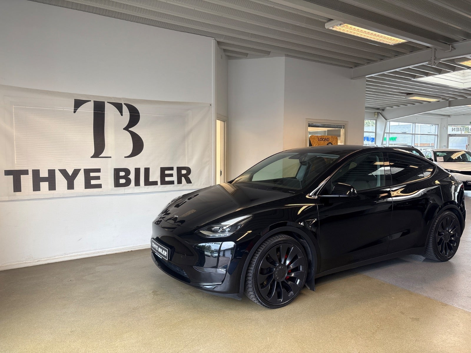 Tesla Model Y Performance AWD