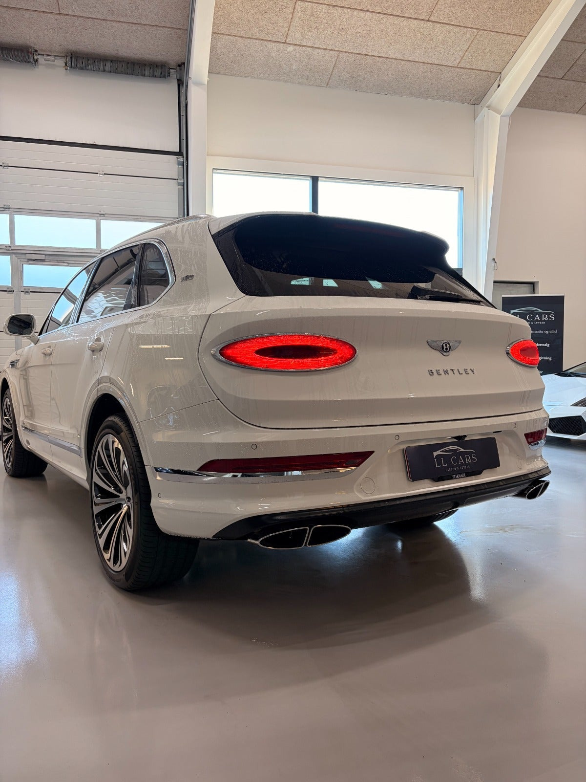 undefined Bentley Bentayga fra 2021