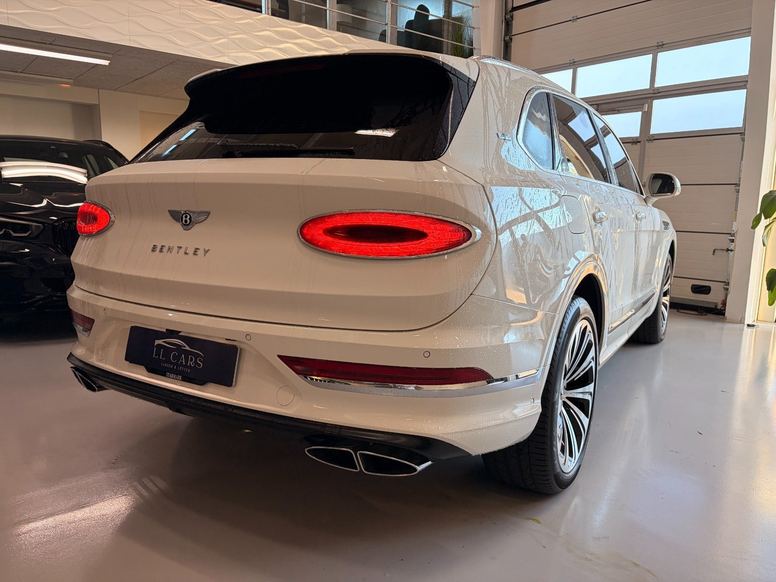 undefined Bentley Bentayga fra 2021
