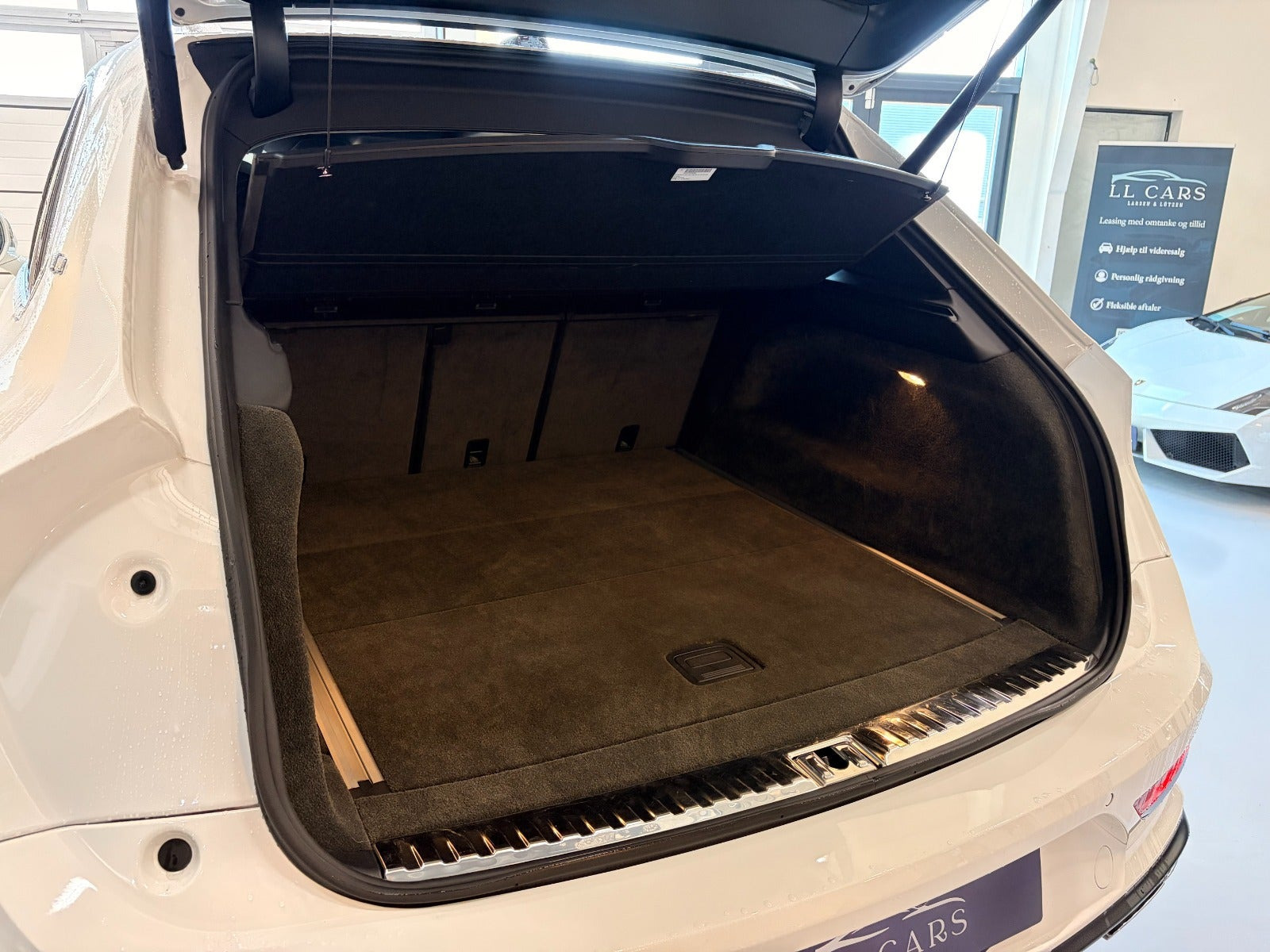 undefined Bentley Bentayga fra 2021