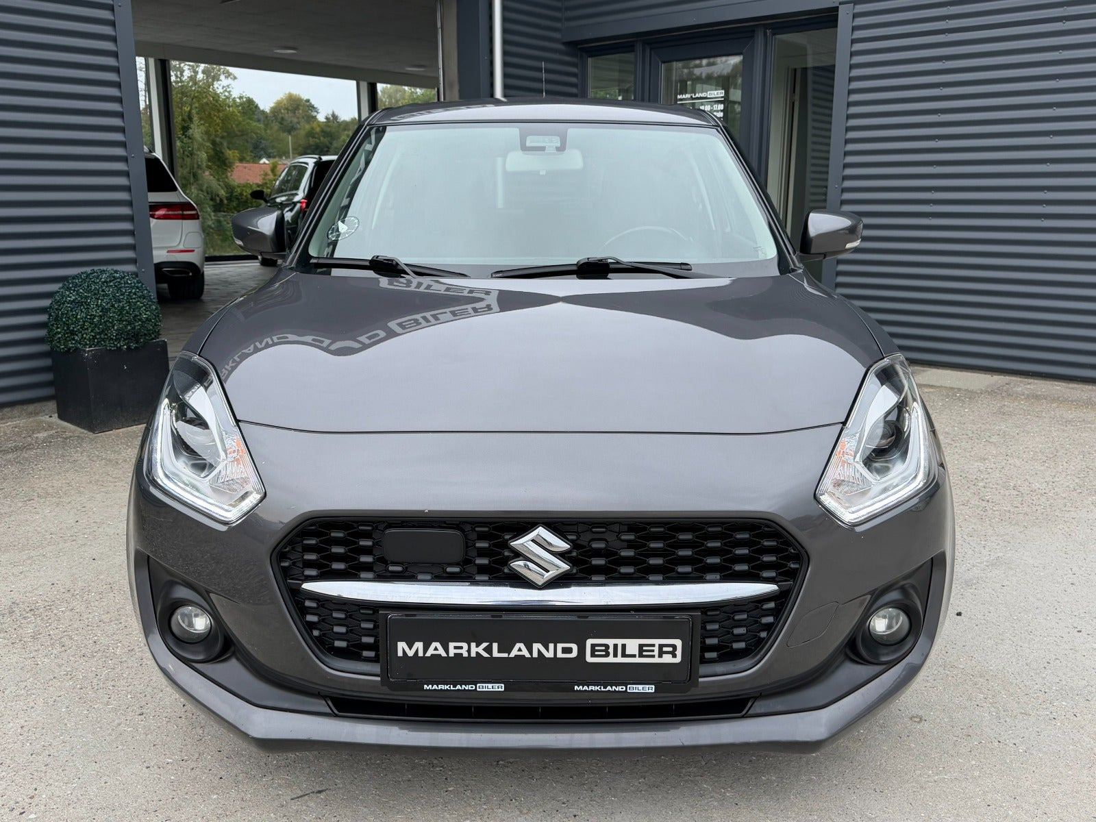 Grå Suzuki Swift fra 2020