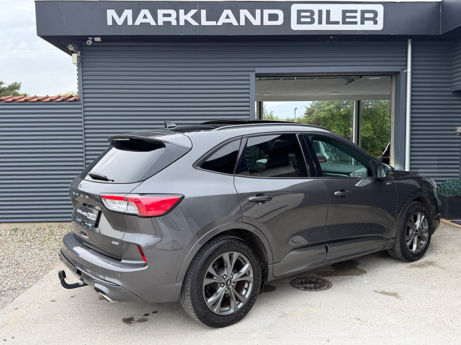 Grå Ford Kuga fra 2020