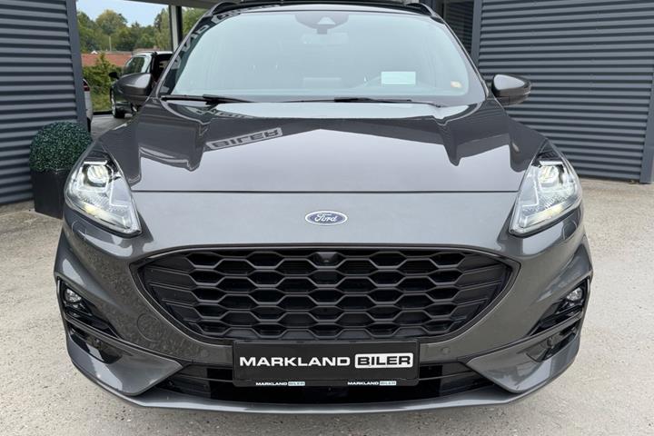 Grå Ford Kuga fra 2020