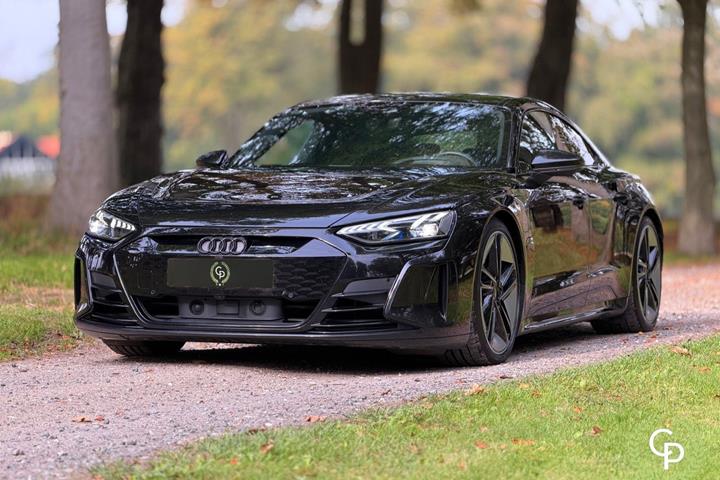 Sort Audi e-tron GT fra 2023