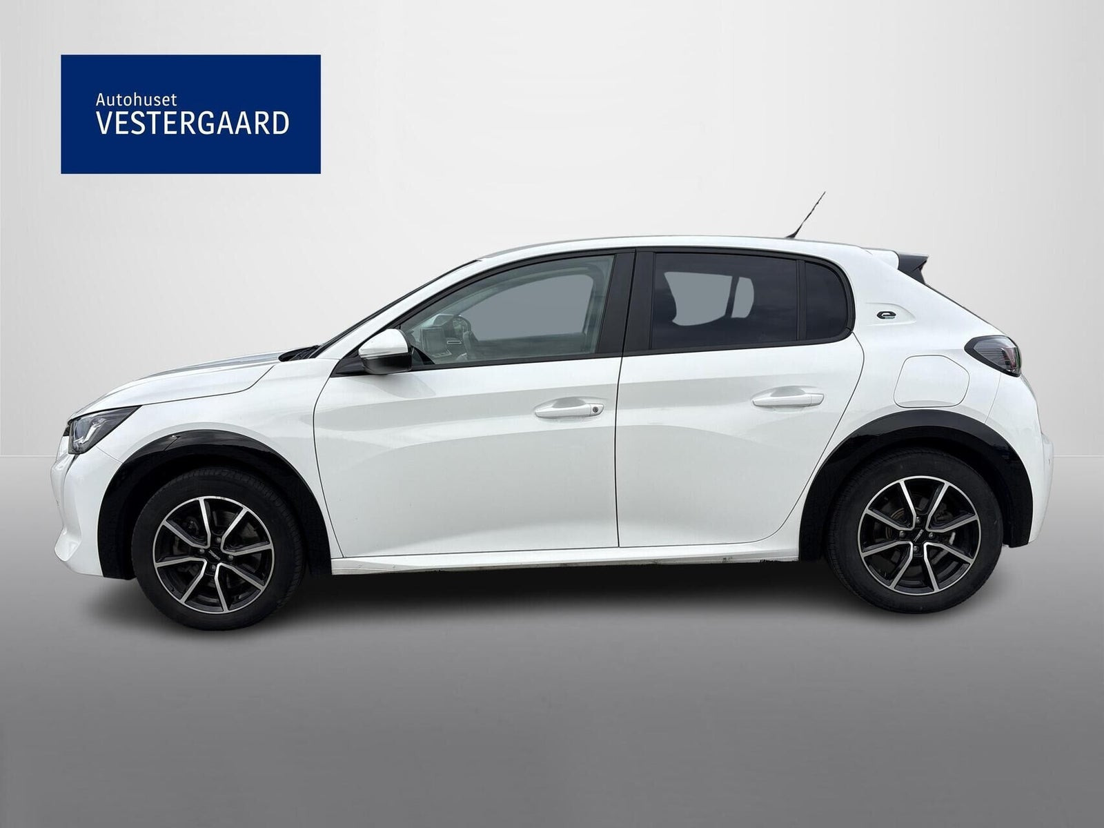 Hvid Peugeot e-208 fra 2021