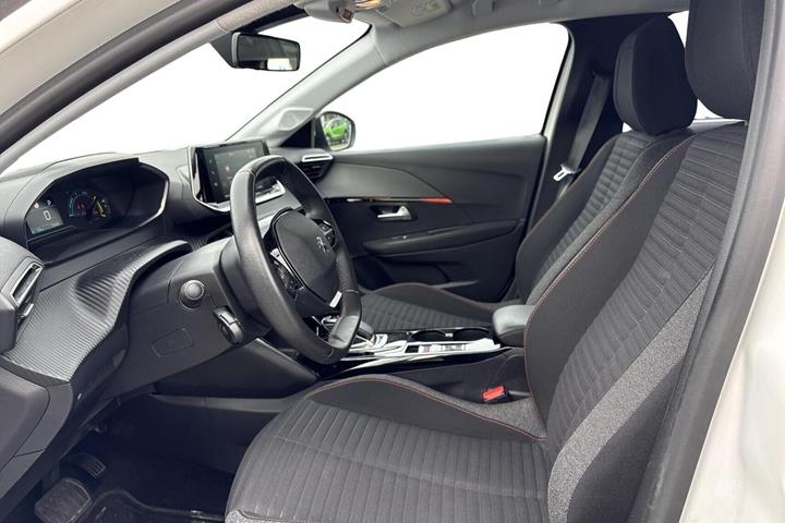 Hvid Peugeot e-208 fra 2021