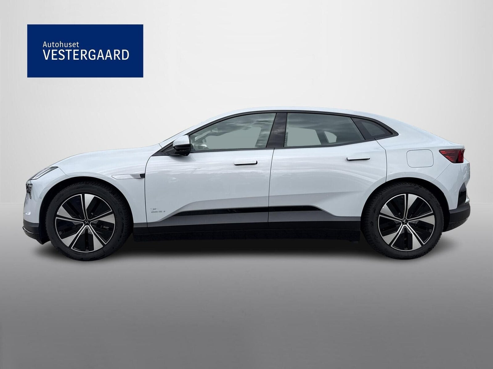 Grå Polestar 4 fra 2025