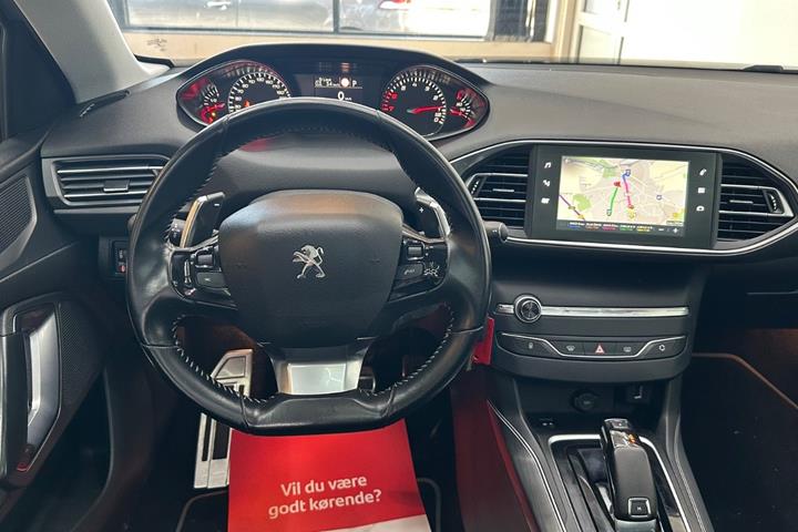 Sort Peugeot 308 fra 2019
