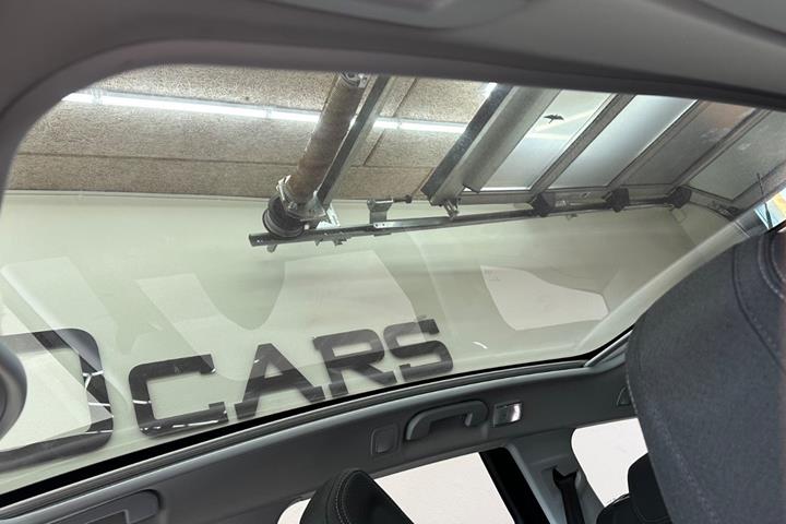 Sort Peugeot 308 fra 2019