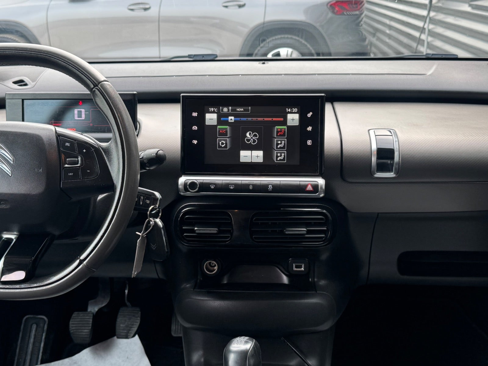 Sølv Citroën C4 Cactus fra 2015