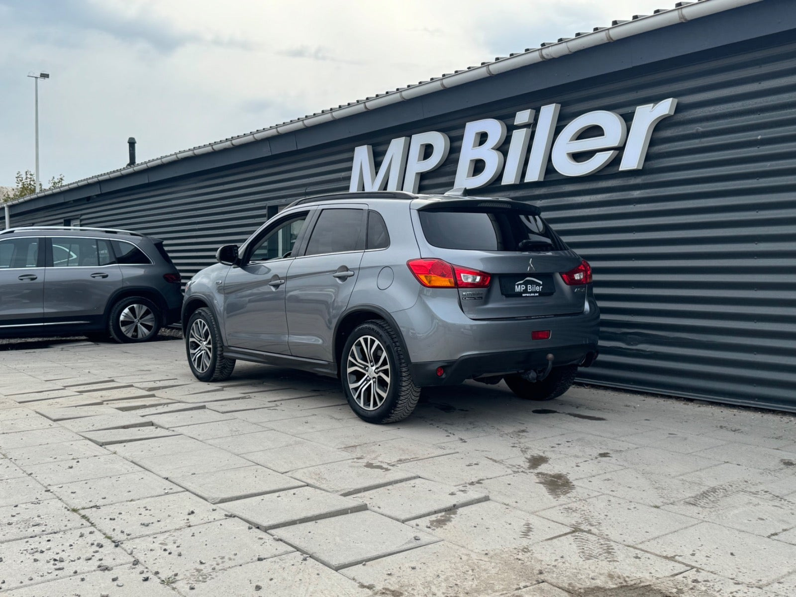 Grå Mitsubishi ASX fra 2017