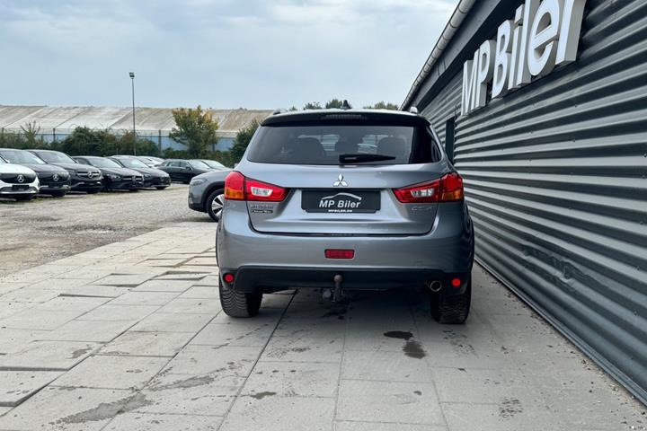 Grå Mitsubishi ASX fra 2017