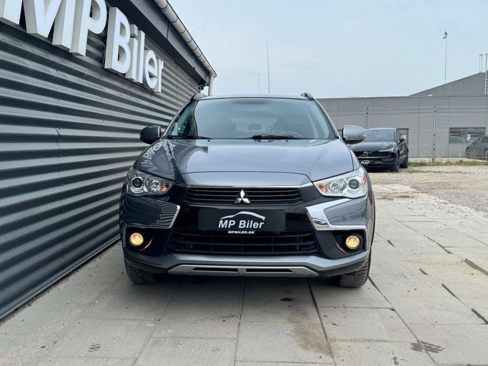 Grå Mitsubishi ASX fra 2017