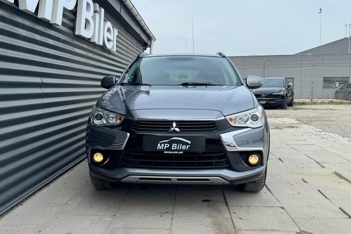 Grå Mitsubishi ASX fra 2017
