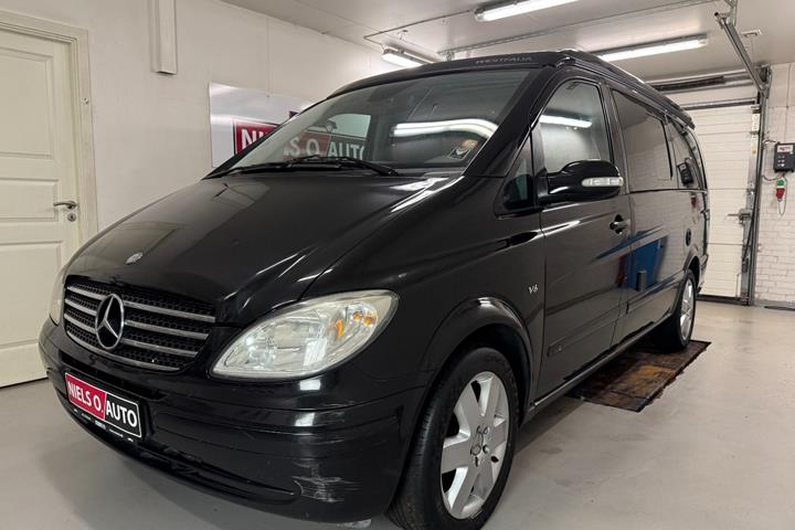Sort Mercedes Viano fra 2009
