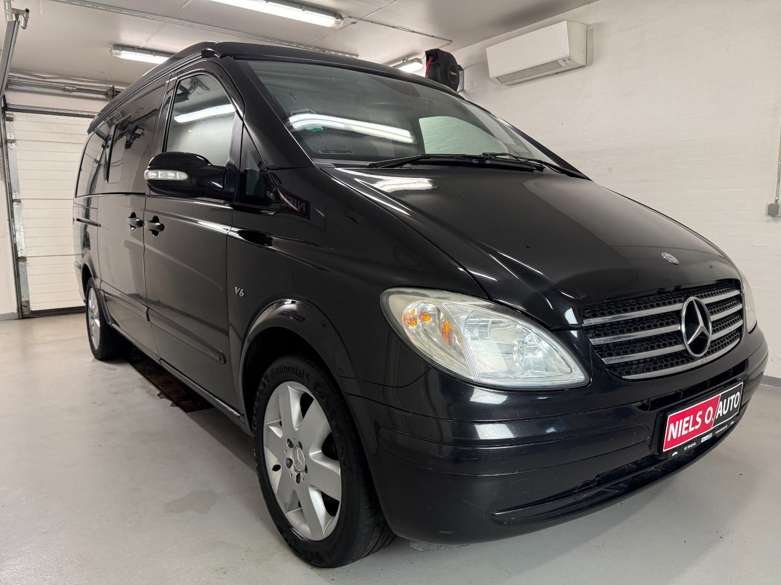 Sort Mercedes Viano fra 2009