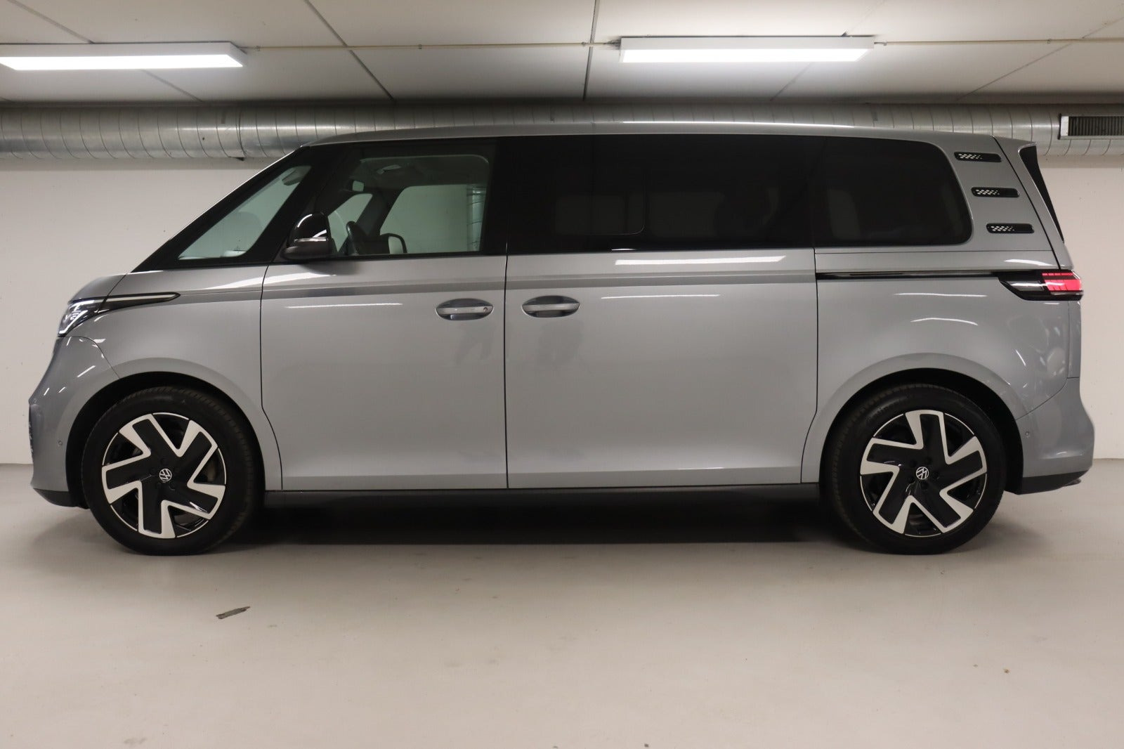 Sølv VW ID.Buzz fra 2025