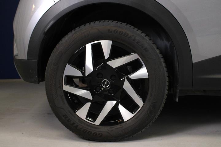 Sølv Opel Mokka-e fra 2024