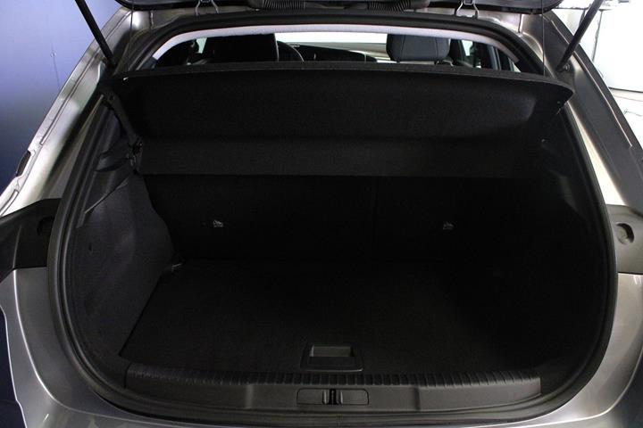 Sølv Opel Mokka-e fra 2024