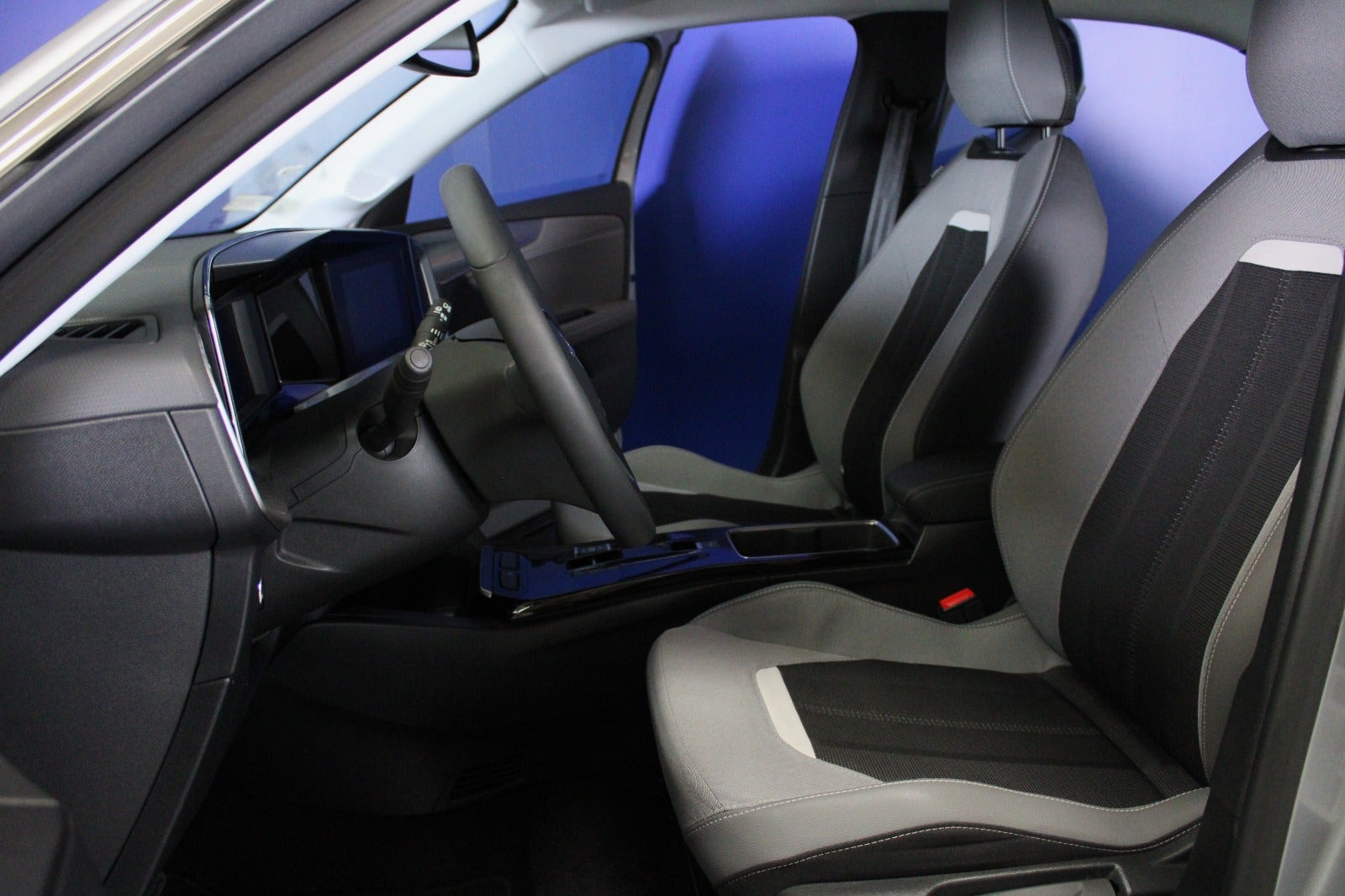Sølv Opel Mokka-e fra 2024