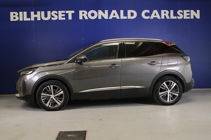 Grå Peugeot 3008 fra 2021