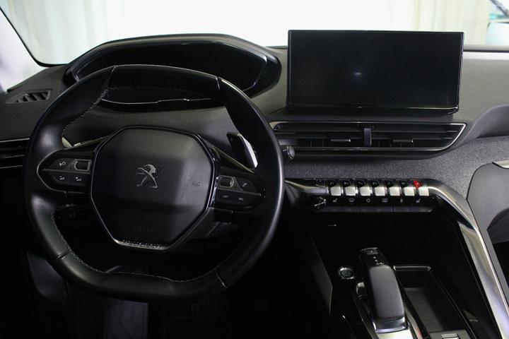 Grå Peugeot 3008 fra 2021