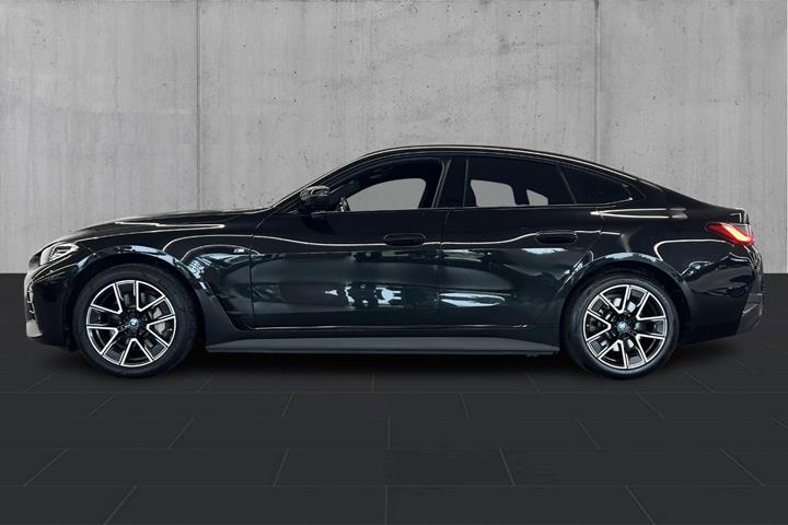 Sort BMW i4 fra 2023