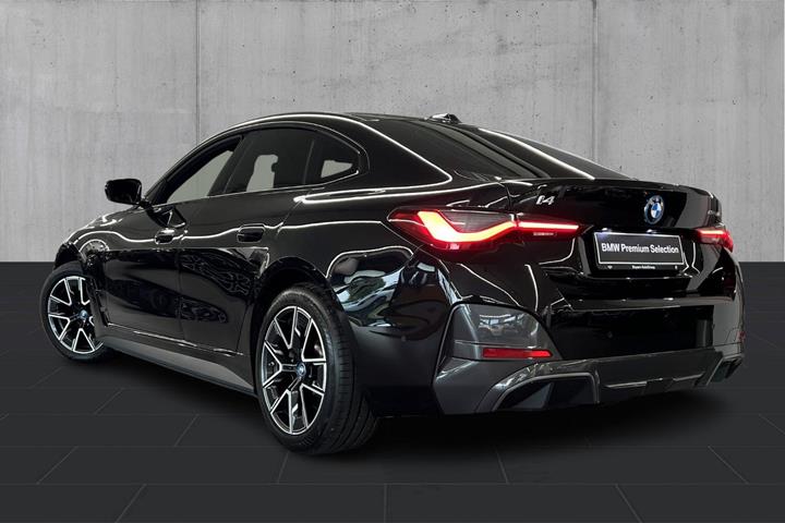 Sort BMW i4 fra 2023