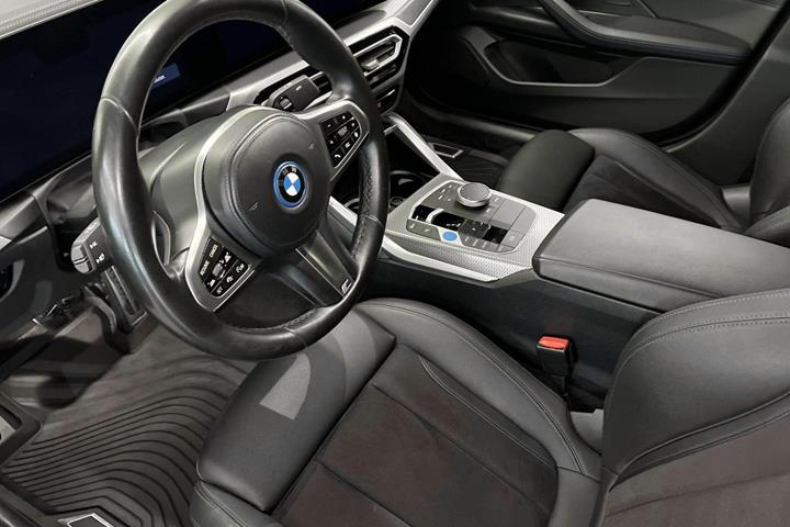 Sort BMW i4 fra 2023
