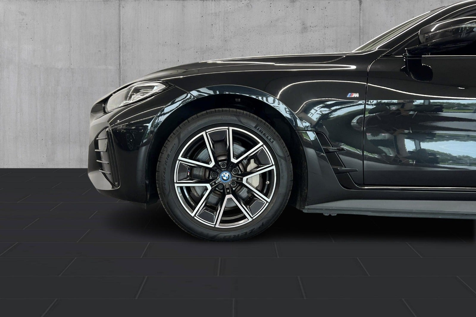 Sort BMW i4 fra 2023