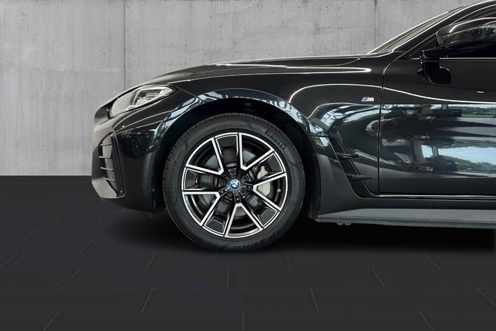 Sort BMW i4 fra 2023
