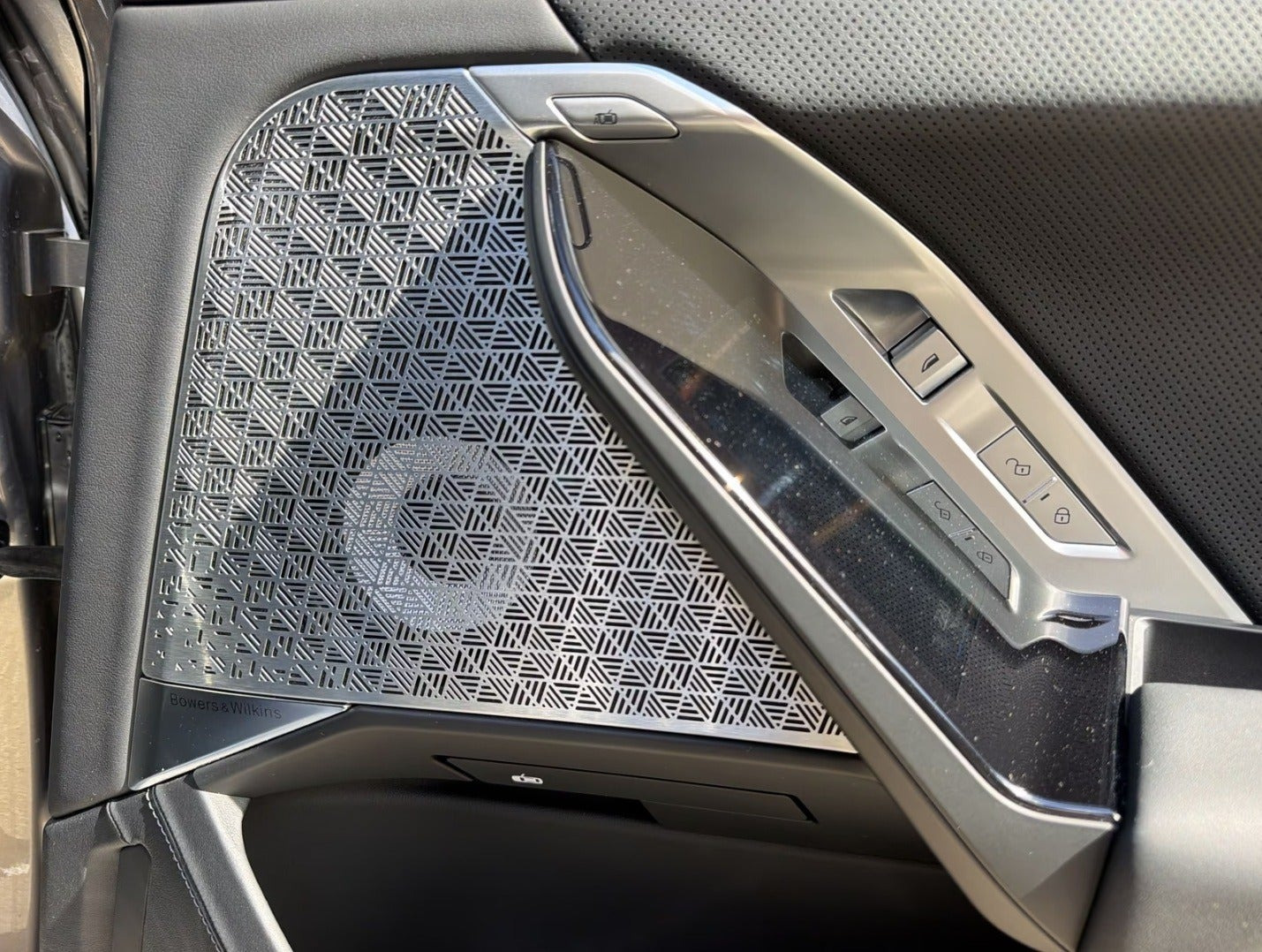 Grå BMW i7 fra 2023