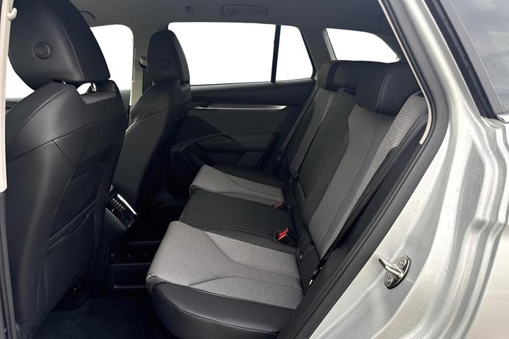 Sølv Skoda Enyaq fra 2025